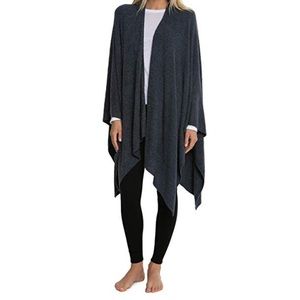 Barefoot Dreams Weekend Wrap. Indigo. OS.